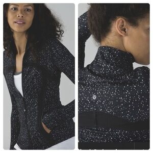 Lululemon DEFINE in Navy Blue with light pink splatter Zip Up Yoga Jacket Size 2